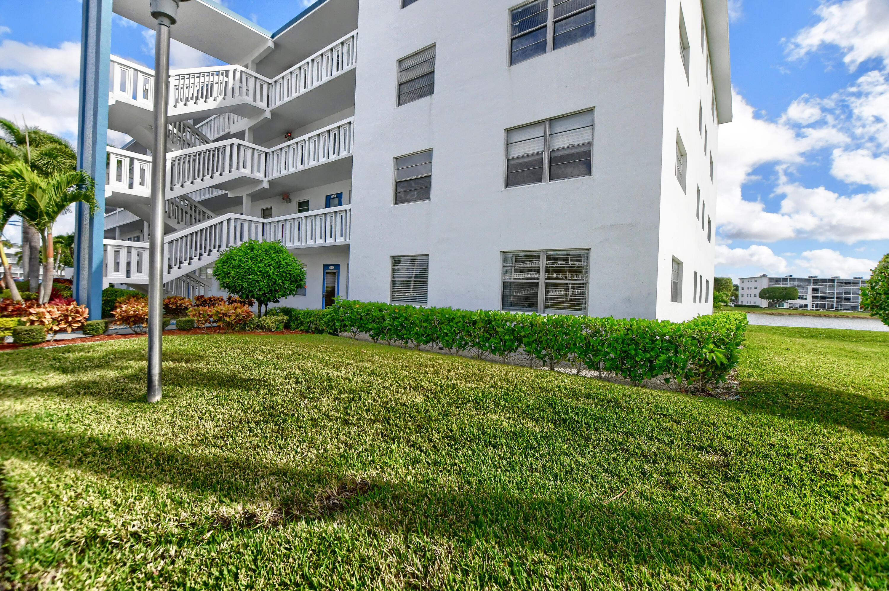 1019 Exeter, Unit 1019 Boca Raton, FL 33434 - Photo 19 of 32 outside