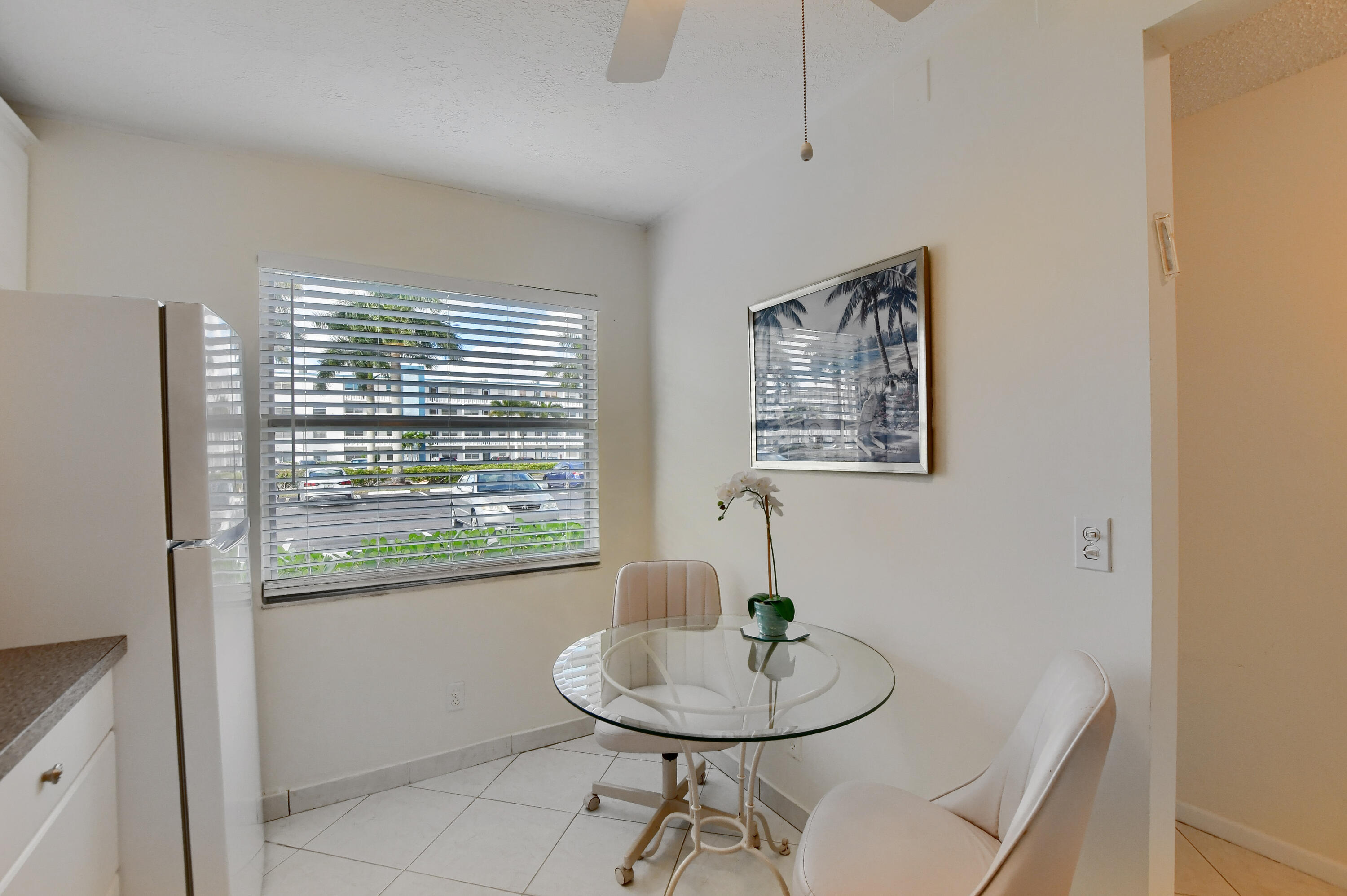 1019 Exeter, Unit 1019 Boca Raton, FL 33434 - Photo 4 of 32 eat in kitchen