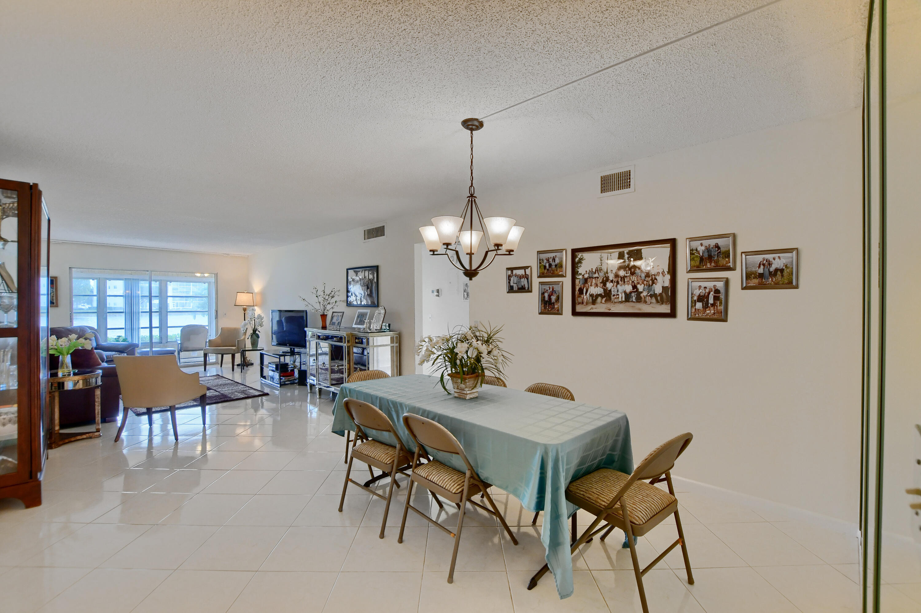 1019 Exeter, Unit 1019 Boca Raton, FL 33434 - Photo 7 of 32 07_ebf_1960-hdr(5)