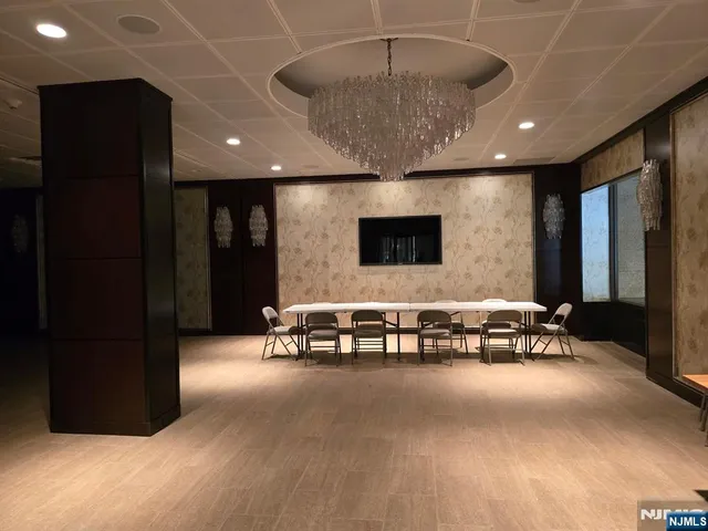 $615,000 | 2 Claridge Drive, Unit 4MW, Verona, NJ 07044