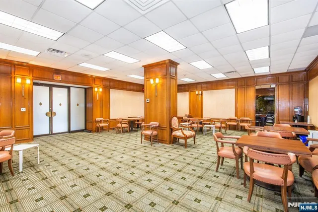 $615,000 | 2 Claridge Drive, Unit 4MW, Verona, NJ 07044