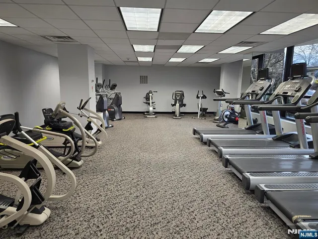 $615,000 | 2 Claridge Drive, Unit 4MW, Verona, NJ 07044