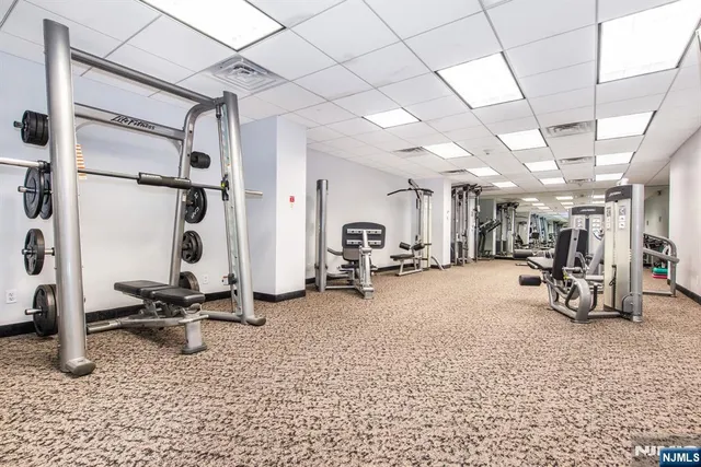 $615,000 | 2 Claridge Drive, Unit 4MW, Verona, NJ 07044