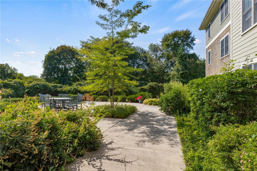 200 Clarke Road, Unit 110 Narragansett, RI 02882 - Photo 33 of 37 Common Area/Courtyard