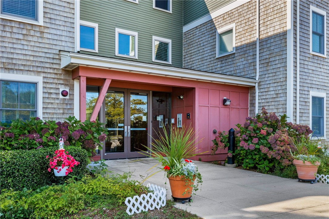 200 Clarke Road, Unit 110 Narragansett, RI 02882 - Photo 4 of 37 Main Entrance