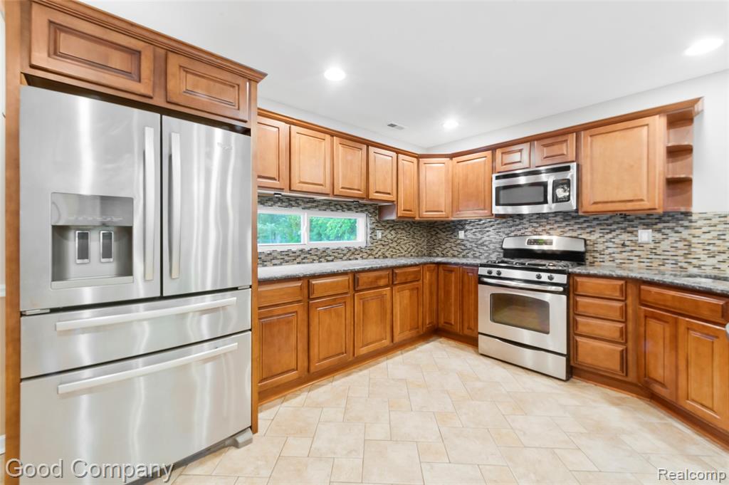 48703 West Ranch Drive Chesterfield, MI 48051 - Photo 4 of 43
