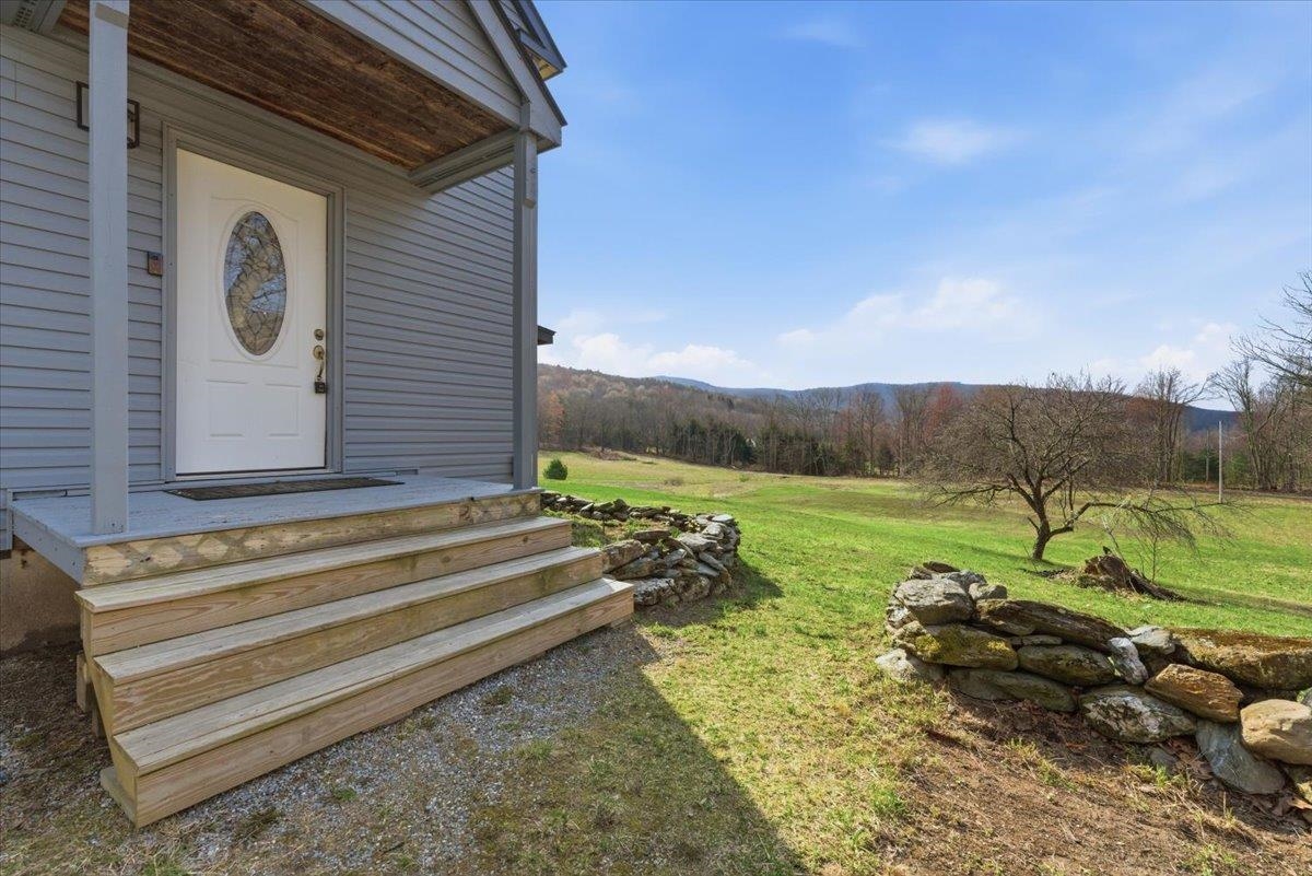 1284 Granger Hollow Road Shaftsbury, VT 05257 - Photo 4 of 50