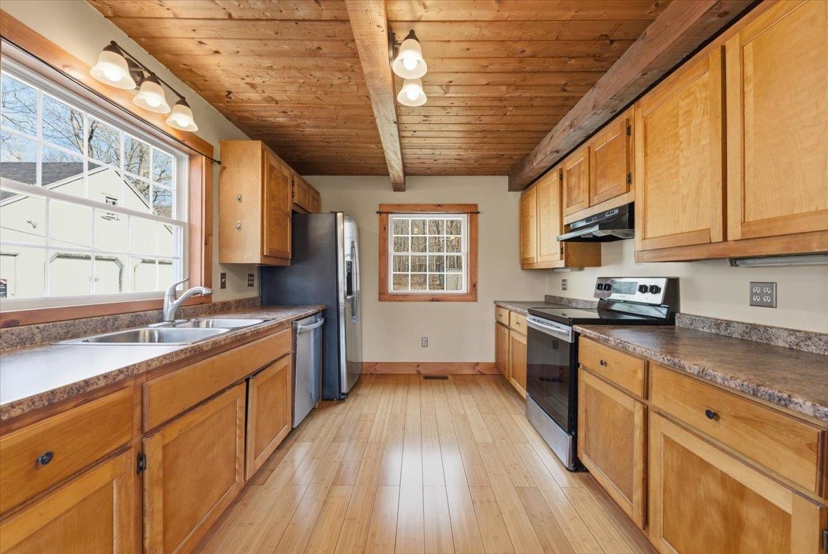 1284 Granger Hollow Road Shaftsbury, VT 05257 - Photo 8 of 50