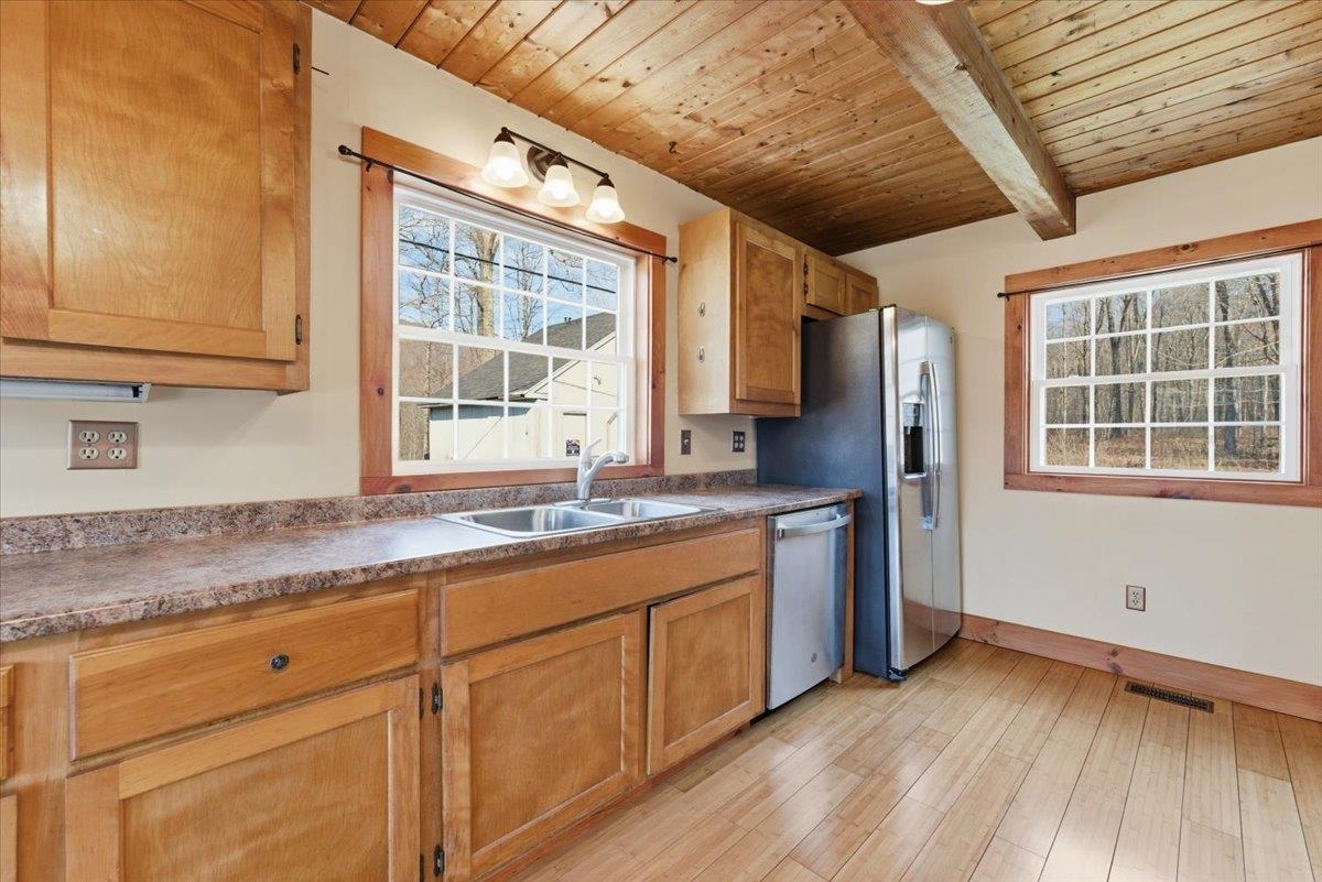 1284 Granger Hollow Road Shaftsbury, VT 05257 - Photo 9 of 50