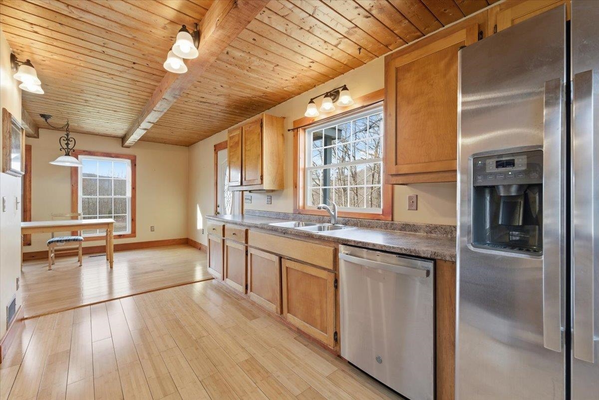 1284 Granger Hollow Road Shaftsbury, VT 05257 - Photo 10 of 50