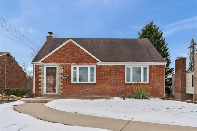 $219,000 | 1409 Jefferson Heights Road, Pittsburgh, PA 15235