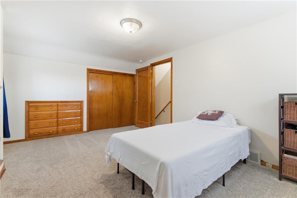 1409 Jefferson Heights Road Pittsburgh, PA 15235 - Photo 20 of 35