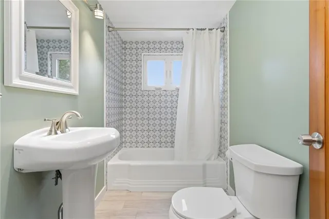 $219,000 | 1409 Jefferson Heights Road, Pittsburgh, PA 15235