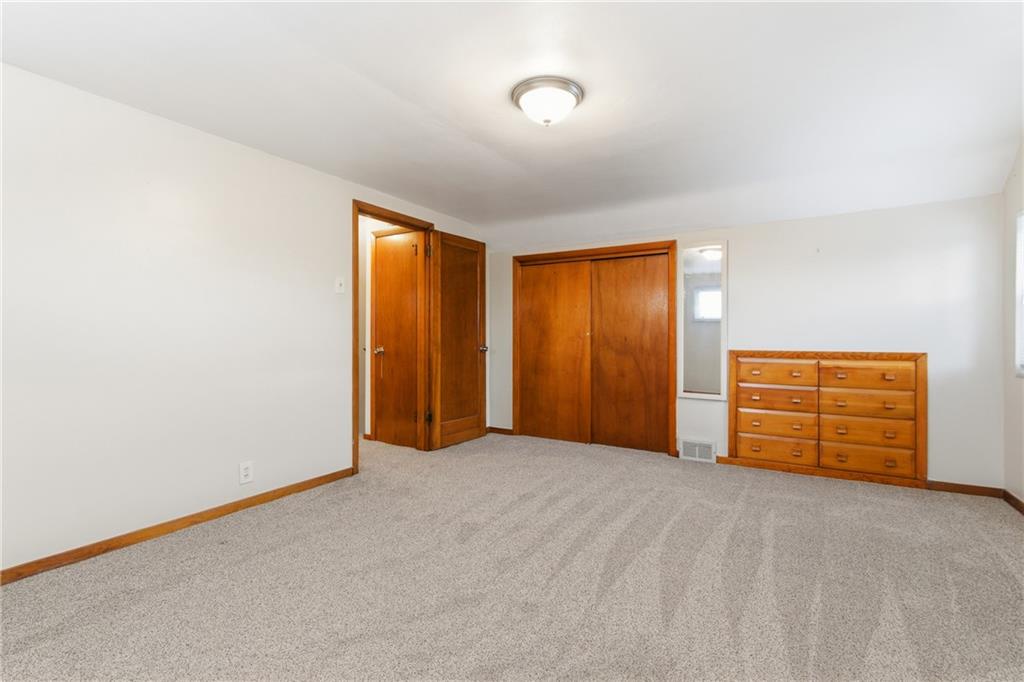 1409 Jefferson Heights Road Pittsburgh, PA 15235 - Photo 22 of 35