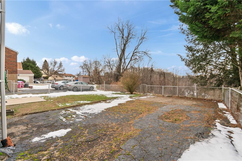 1409 Jefferson Heights Road Pittsburgh, PA 15235 - Photo 26 of 35