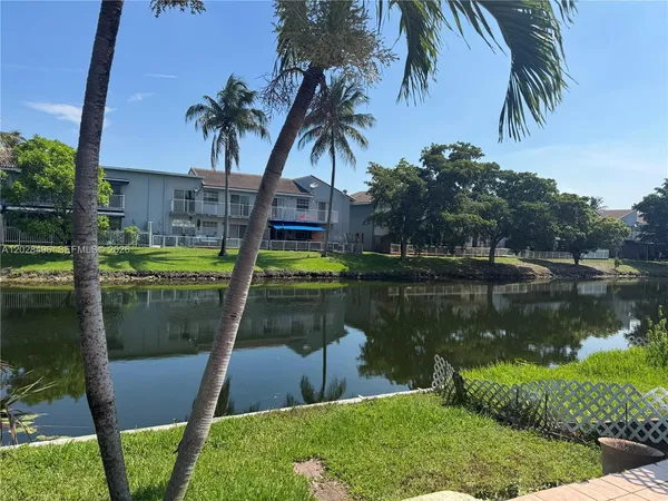 $475,000 | 7033 Northwest 169th Street, Hialeah, FL 33015