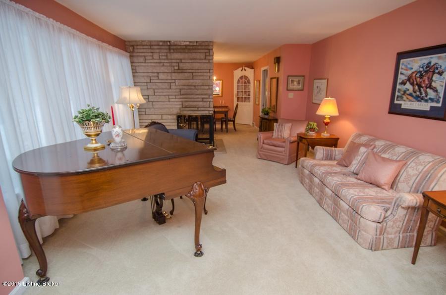 8 Sterling Road Louisville, KY 40220 - Photo 3 of 28 Living Room