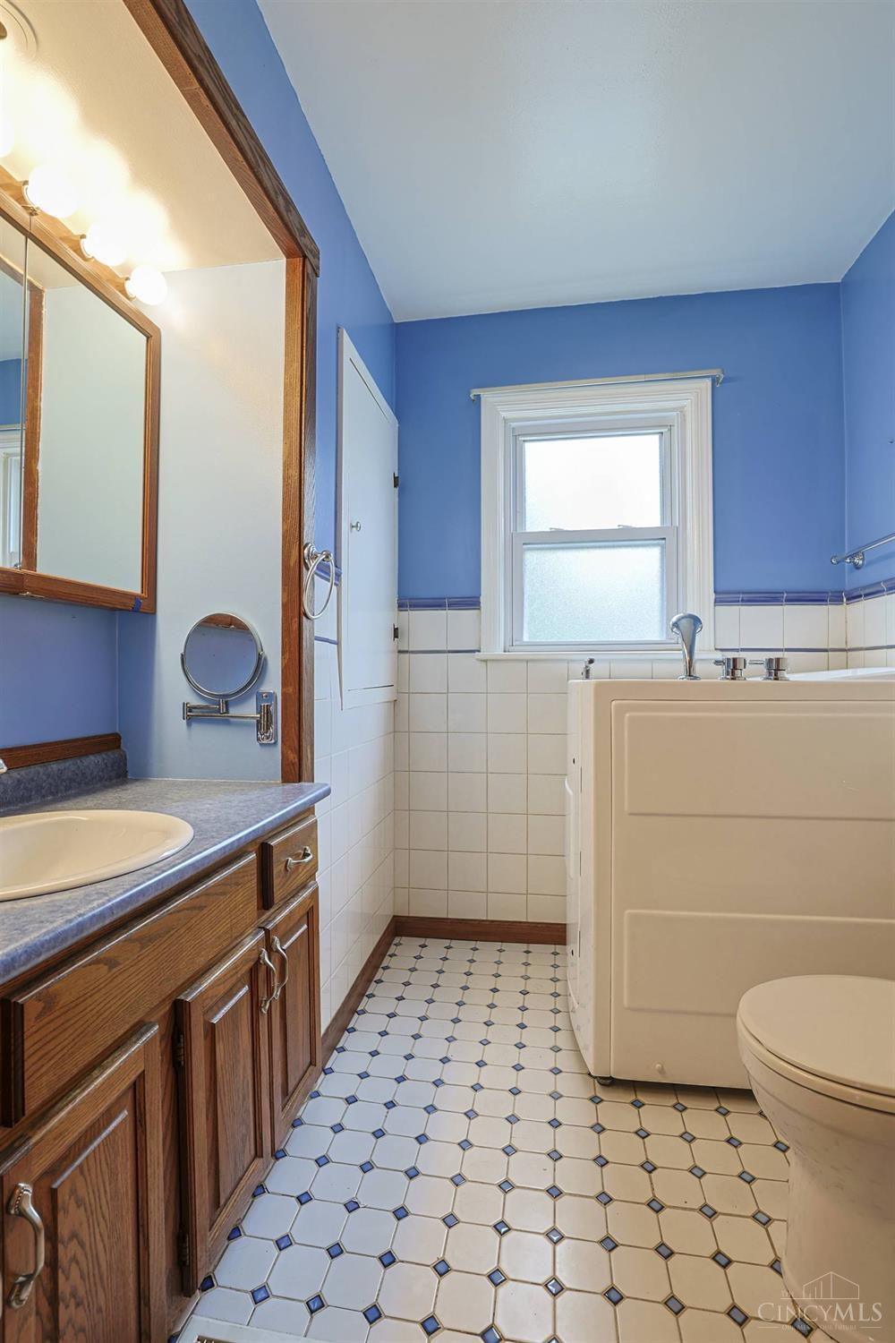 7845 Livingston Road Cincinnati, OH 45247 - Photo 32 of 48 Gallery Image 32