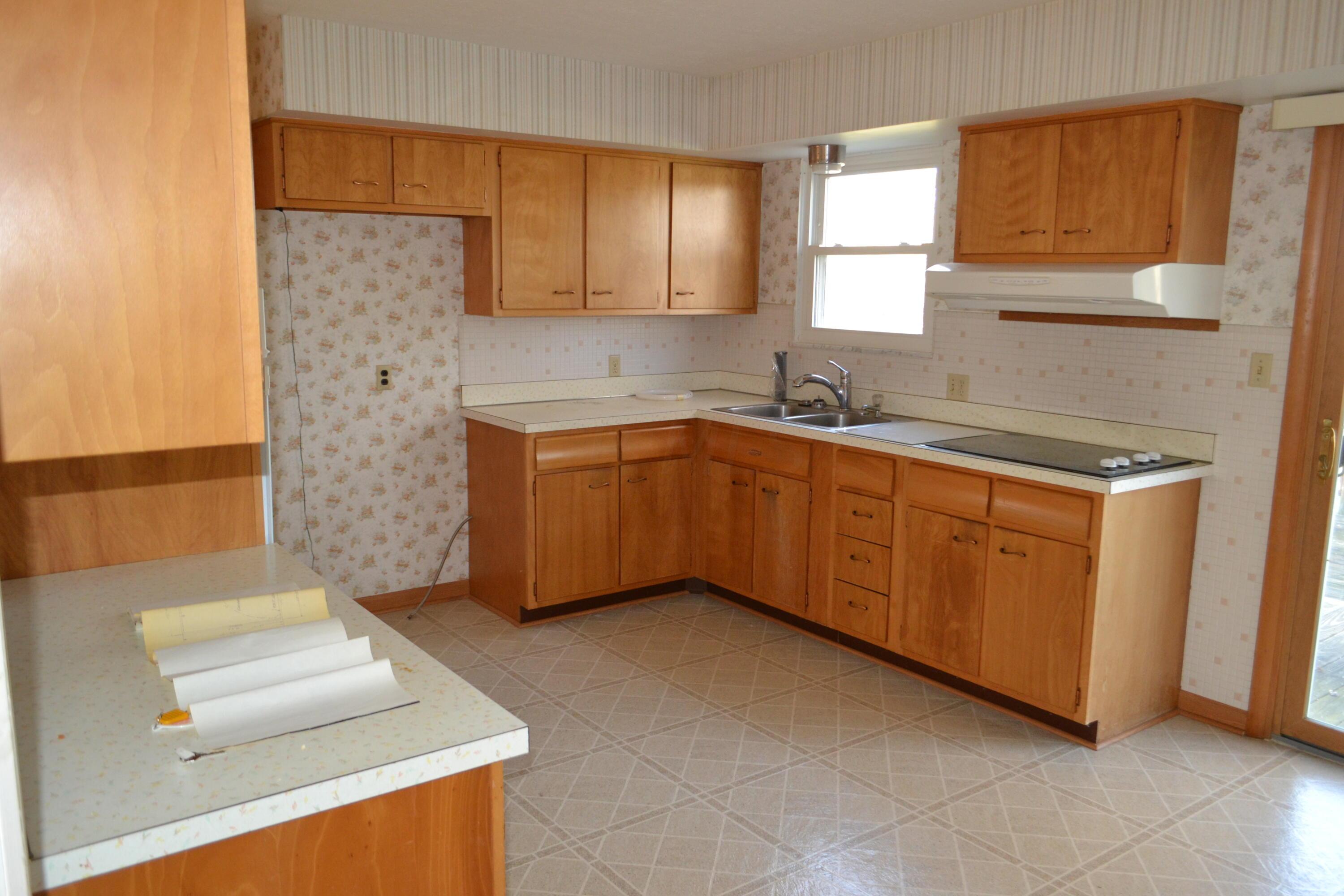 310 Edwards Road Circleville, OH 43113 - Photo 7 of 26 Kitchen