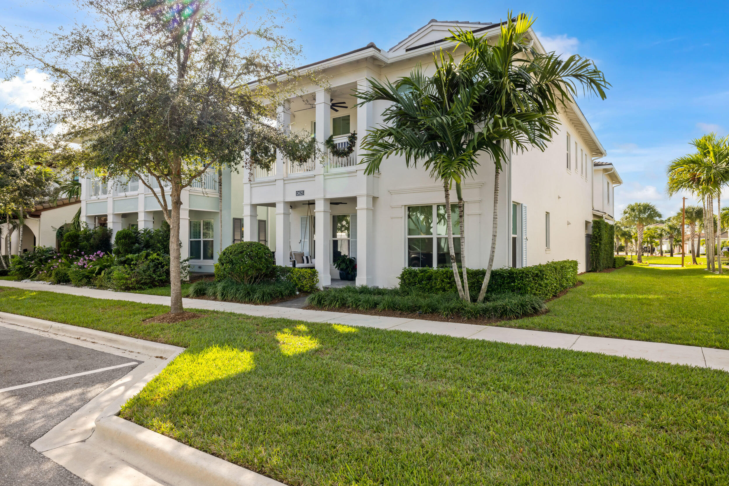 13625 Dumont Road Palm Beach Gardens, FL 33418 - Photo 2 of 42 3_et6a9915