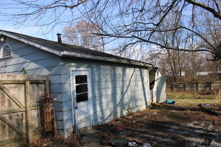 823 Hartzell Road New Haven, IN 46774 - Photo 2 of 10 Gallery Image 2