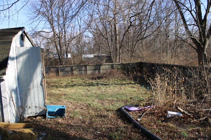 823 Hartzell Road New Haven, IN 46774 - Photo 3 of 10 Gallery Image 3