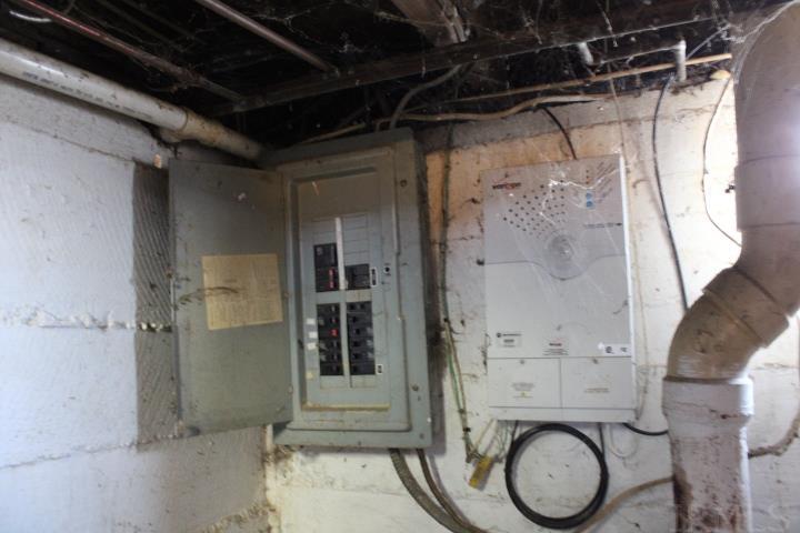 823 Hartzell Road New Haven, IN 46774 - Photo 7 of 10 Gallery Image 7