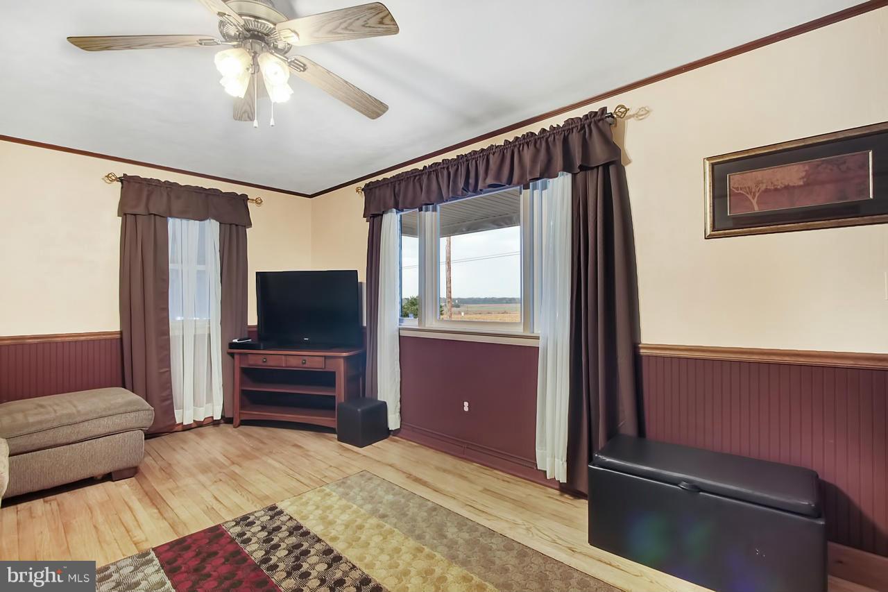 1080 Littlestown Road Littlestown, PA 17340 - Photo 4 of 28 Living Room