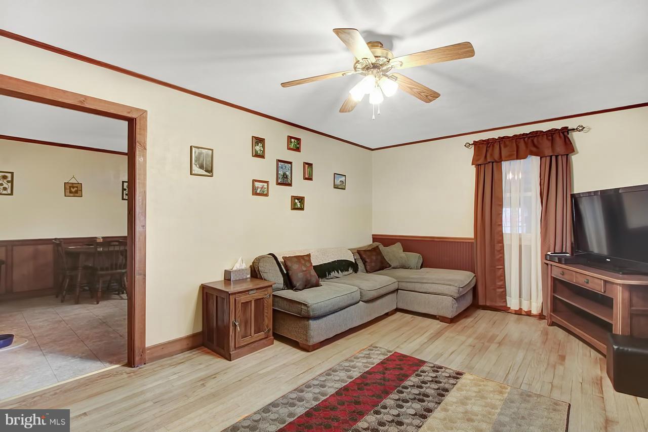 1080 Littlestown Road Littlestown, PA 17340 - Photo 5 of 28 Living Room