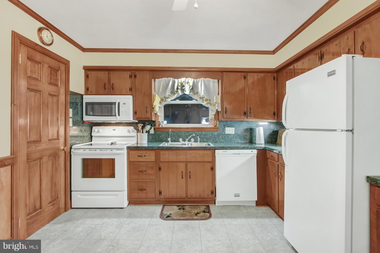 1080 Littlestown Road Littlestown, PA 17340 - Photo 6 of 28 Kitchen