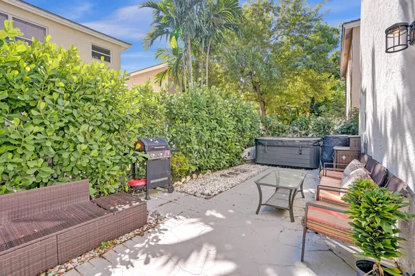 $3,800 | 9841 Northwest 9th Court, Plantation, FL 33324