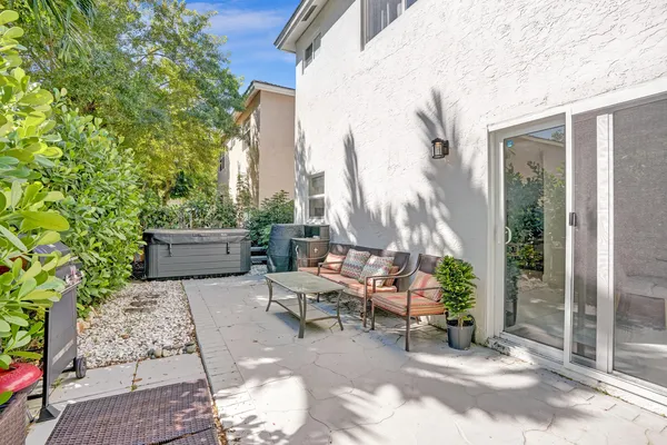 $3,800 | 9841 Northwest 9th Court, Plantation, FL 33324