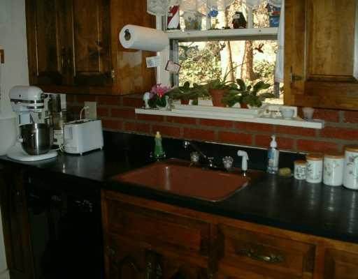 418 Burlington Road Forest Hills, PA 15221 - Photo 5 of 8 Kitchen.