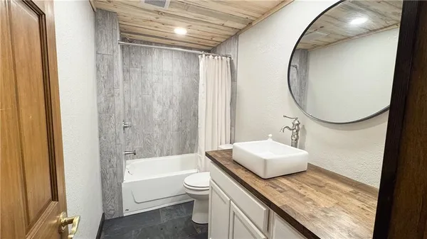 $595,000 | 8722 North N Road, Ulysses, KS 67880