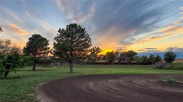 $595,000 | 8722 North N Road, Ulysses, KS 67880