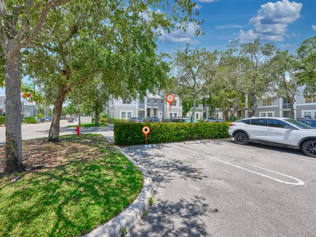 $319,500 | 1006 Shoma Drive, Royal Palm Beach, FL 33414