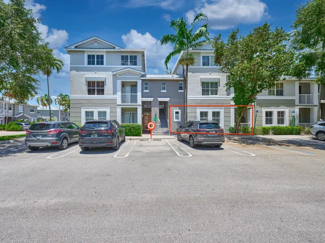 $319,500 | 1006 Shoma Drive, Royal Palm Beach, FL 33414