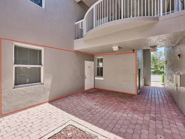 $319,500 | 1006 Shoma Drive, Royal Palm Beach, FL 33414