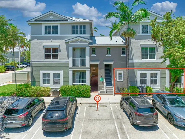 $319,500 | 1006 Shoma Drive, Royal Palm Beach, FL 33414