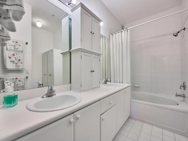 $319,500 | 1006 Shoma Drive, Royal Palm Beach, FL 33414