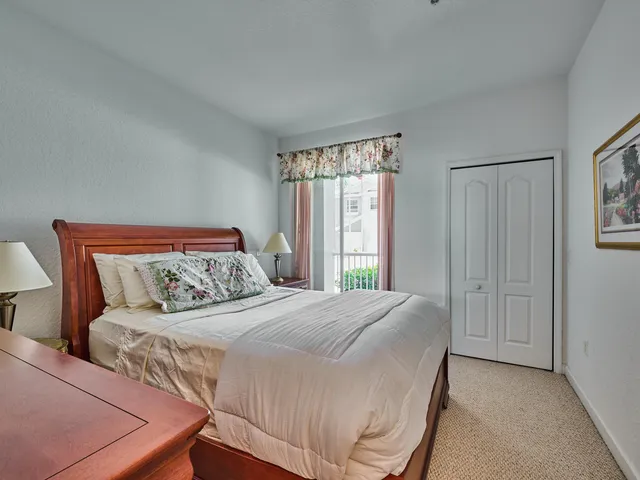 $319,500 | 1006 Shoma Drive, Royal Palm Beach, FL 33414