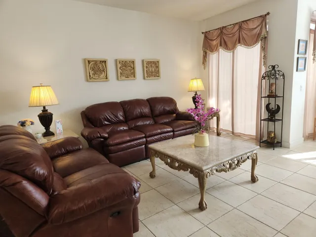 $319,500 | 1006 Shoma Drive, Royal Palm Beach, FL 33414