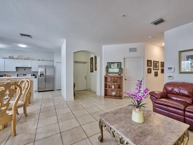 $319,500 | 1006 Shoma Drive, Royal Palm Beach, FL 33414