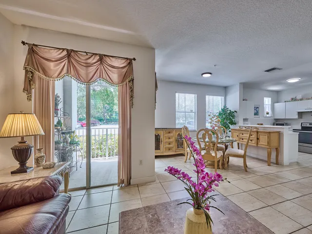 $319,500 | 1006 Shoma Drive, Royal Palm Beach, FL 33414