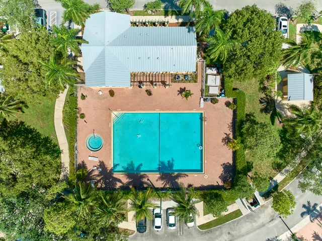 $319,500 | 1006 Shoma Drive, Royal Palm Beach, FL 33414