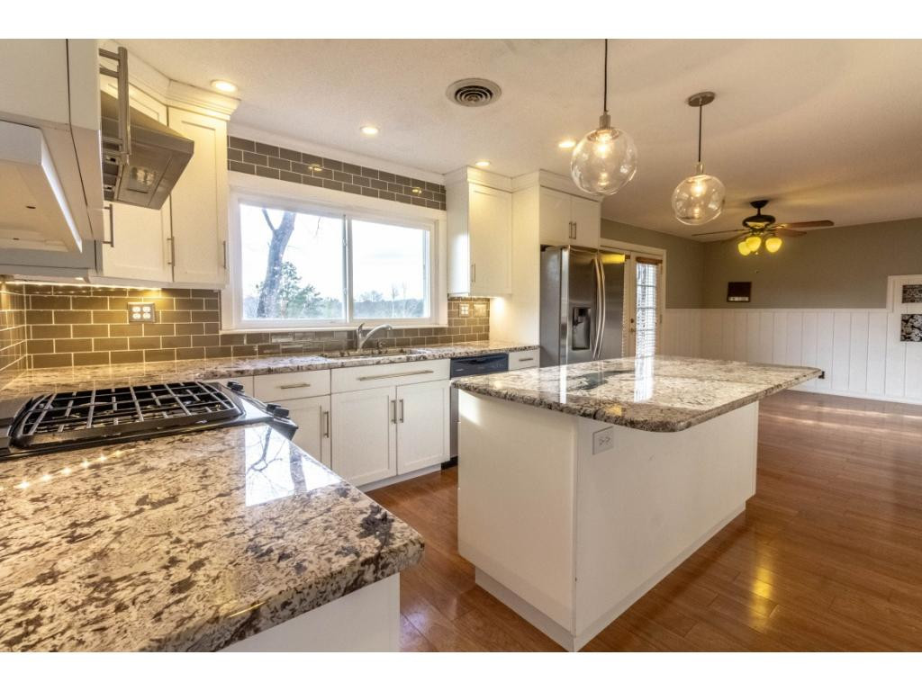 2213 Pendragon Road Kingsport, TN 37660 - Photo 3 of 17 Photo 3