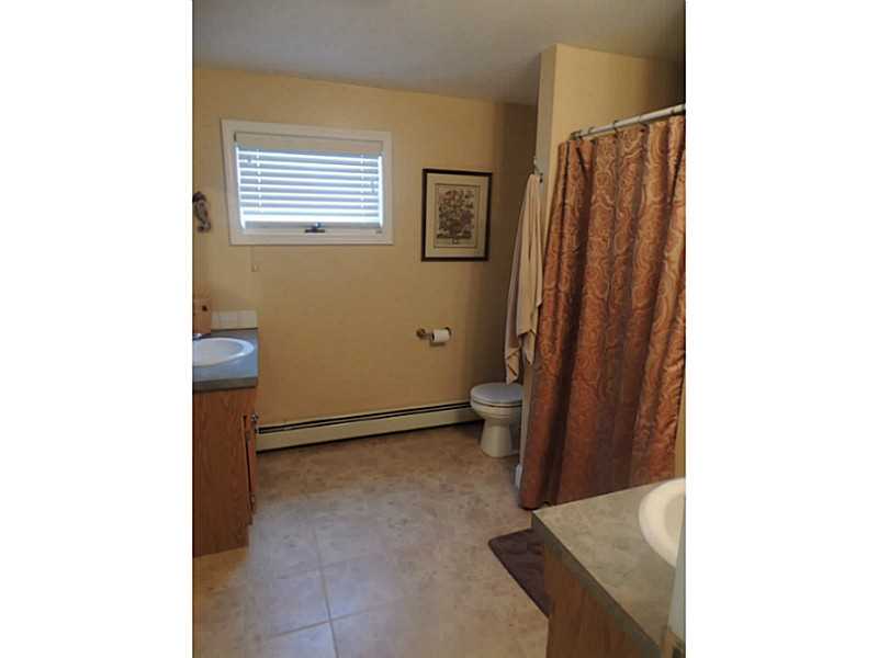 60 Friendly Road Cranston, RI 02910 - Photo 21 of 24 Bathroom.