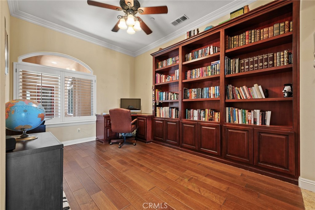 9609 Equestrian Drive Riverside, CA 92503 - Photo 9 of 41