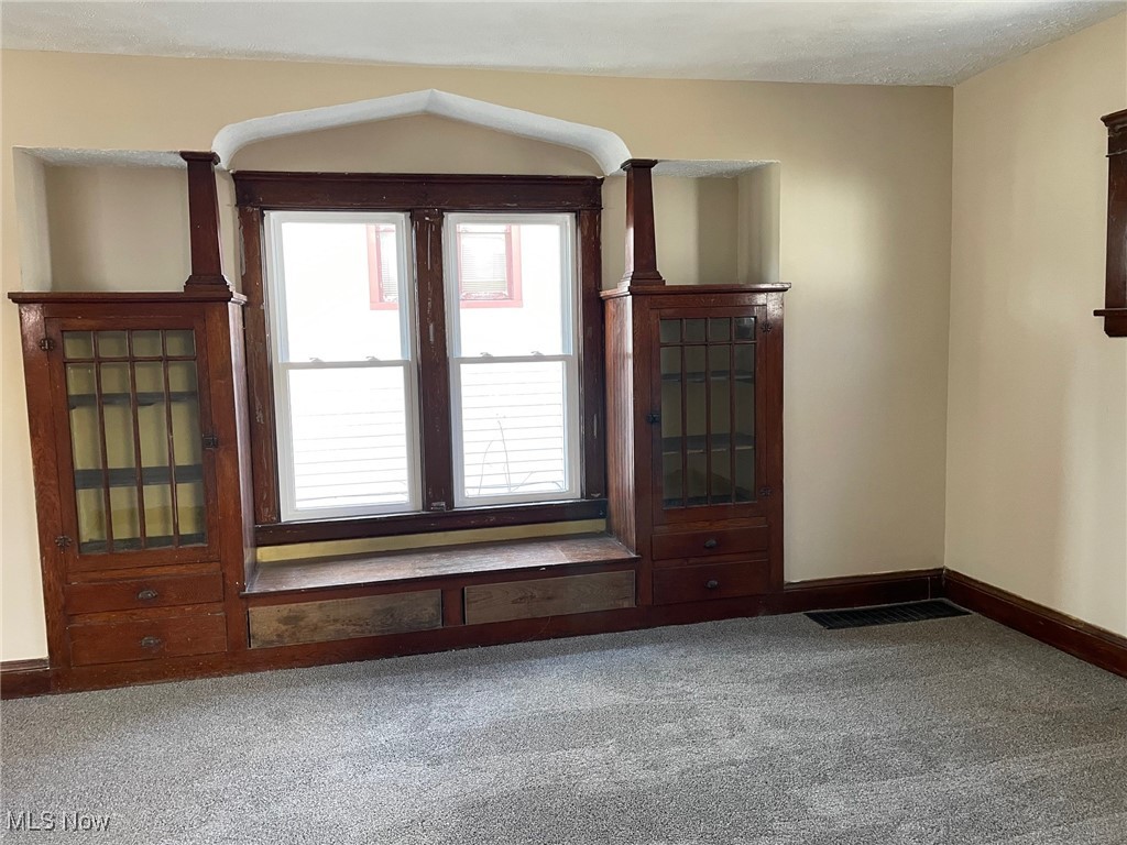 494 Eddy Road Cleveland, OH 44108 - Photo 15 of 47 Dining room view 1