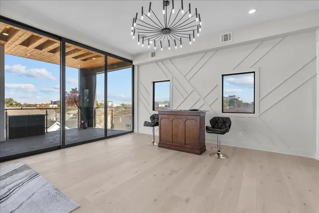 $1,695,700 | 516 Reinerman Street, Houston, TX 77007